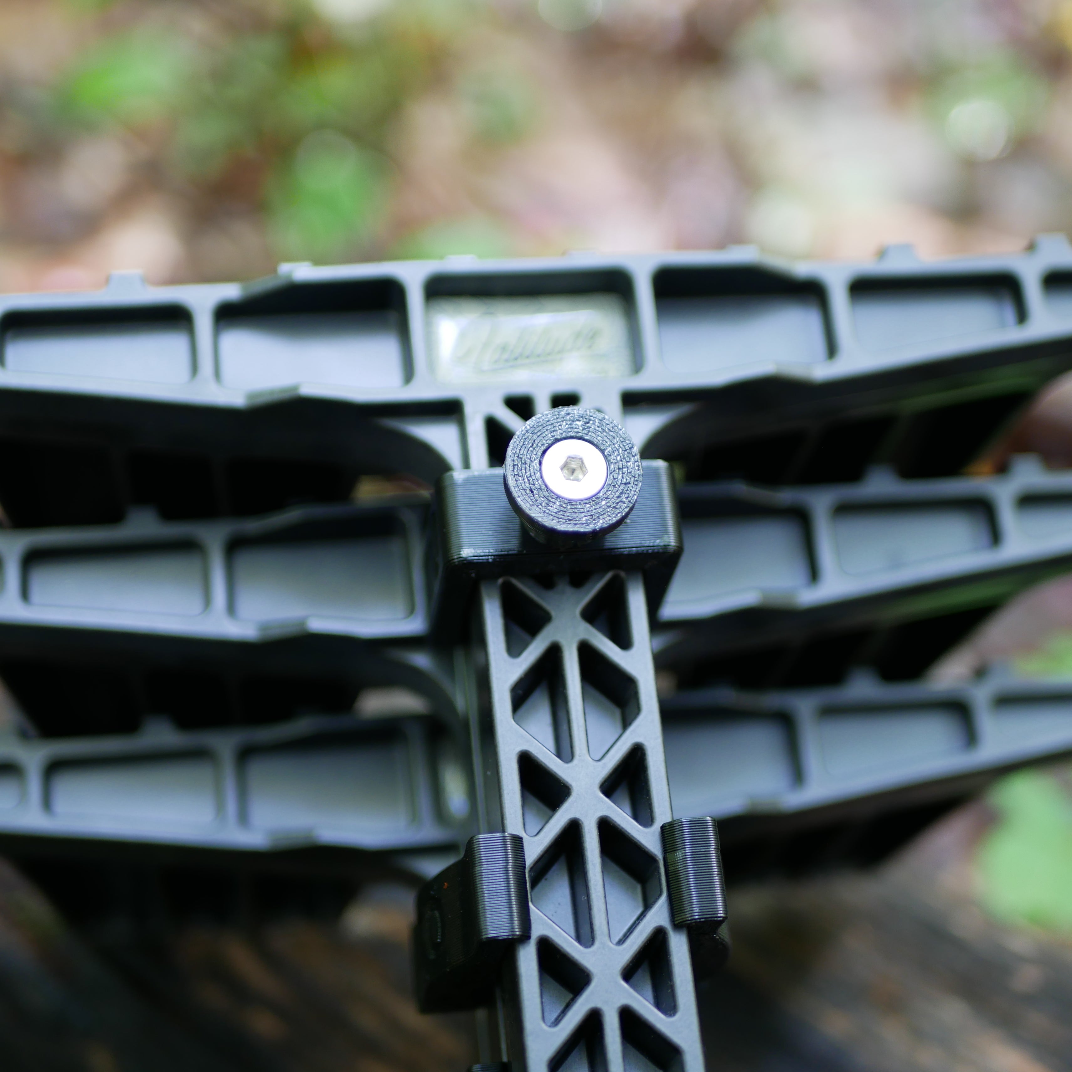 Latitude Carbon SS SLS Button