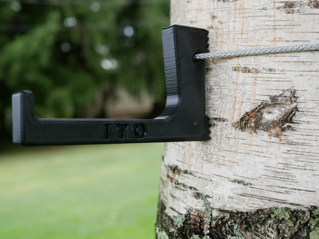 The Dewclaw Bow Hanger