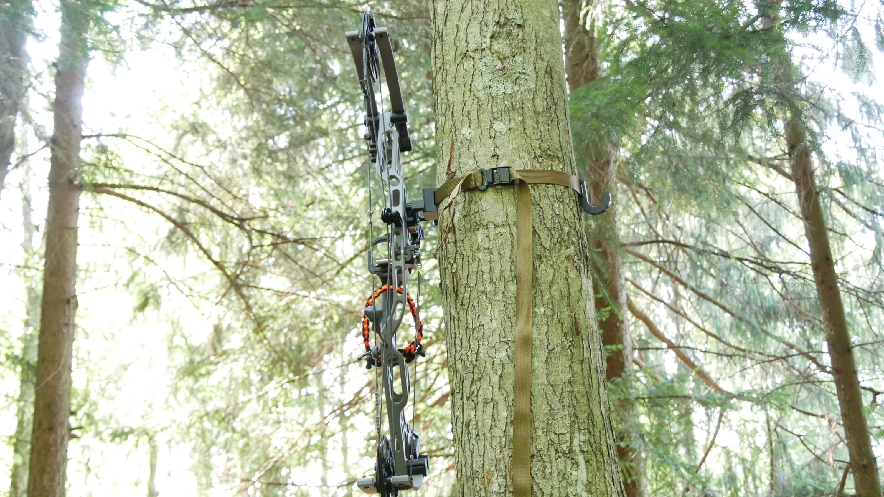 The Micro Minimalist Bow Hanger
