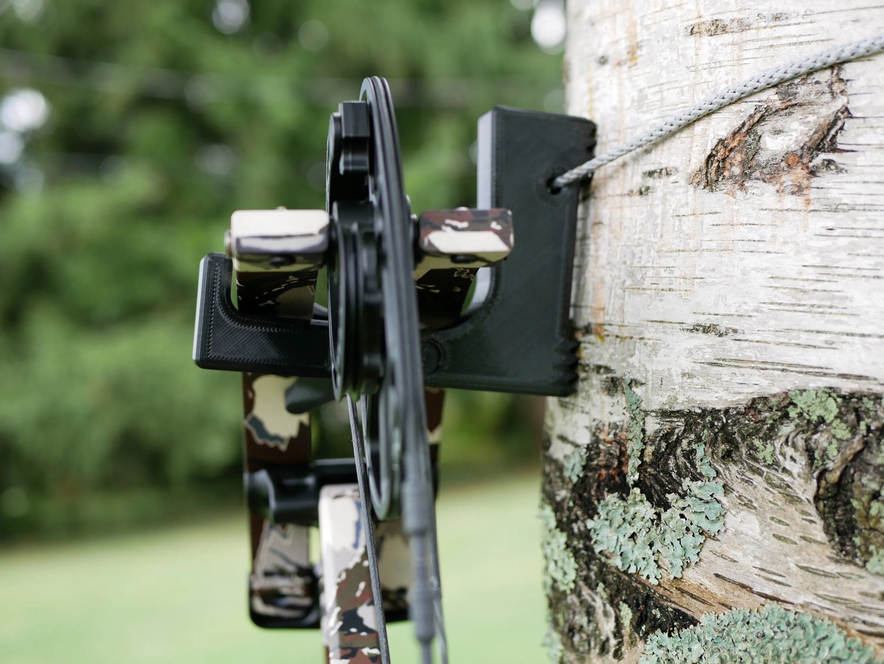 The Pocket Dewclaw Hanger